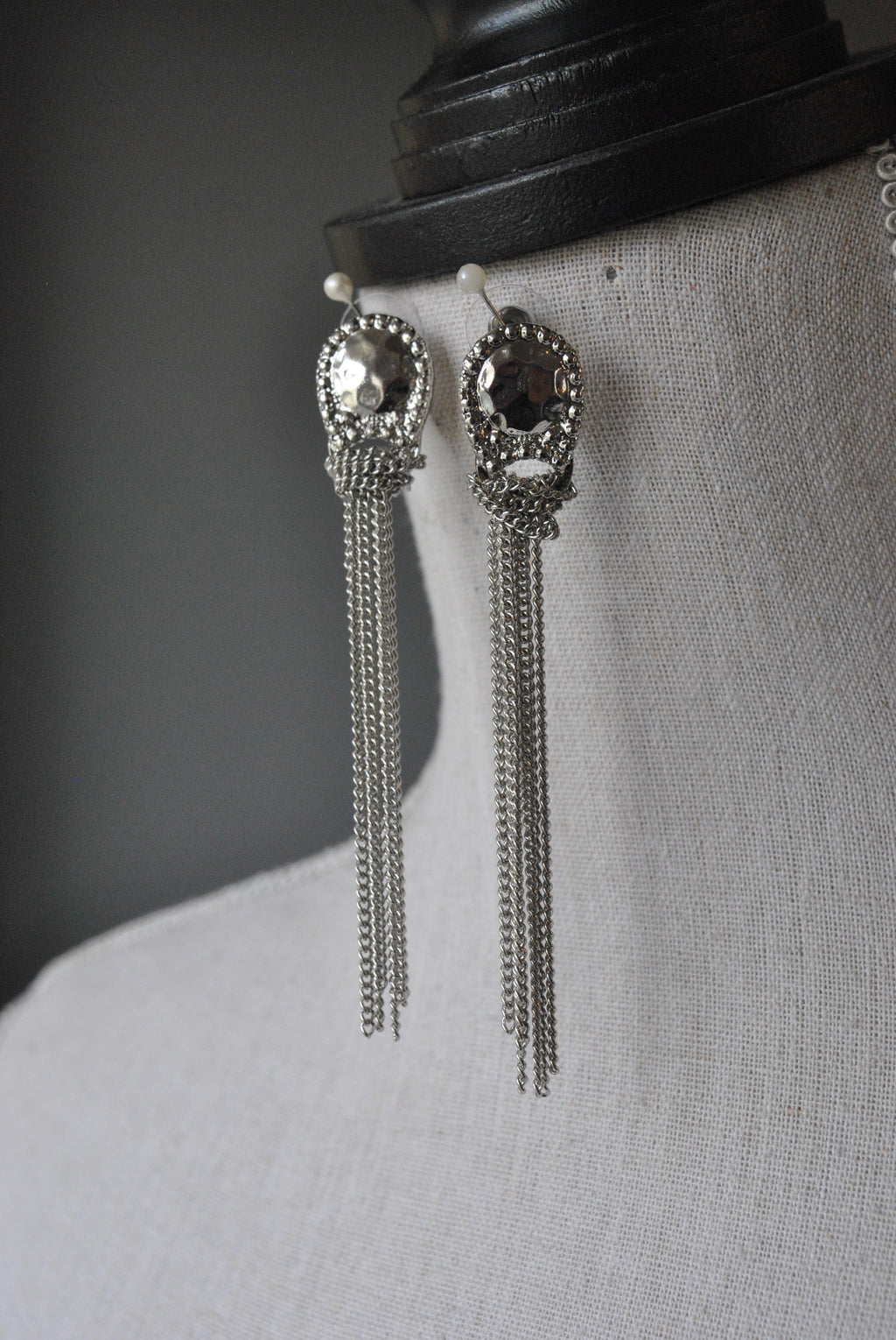 FASHION COLLECTION - SILVER CHAIN TASSLE EARRINGS