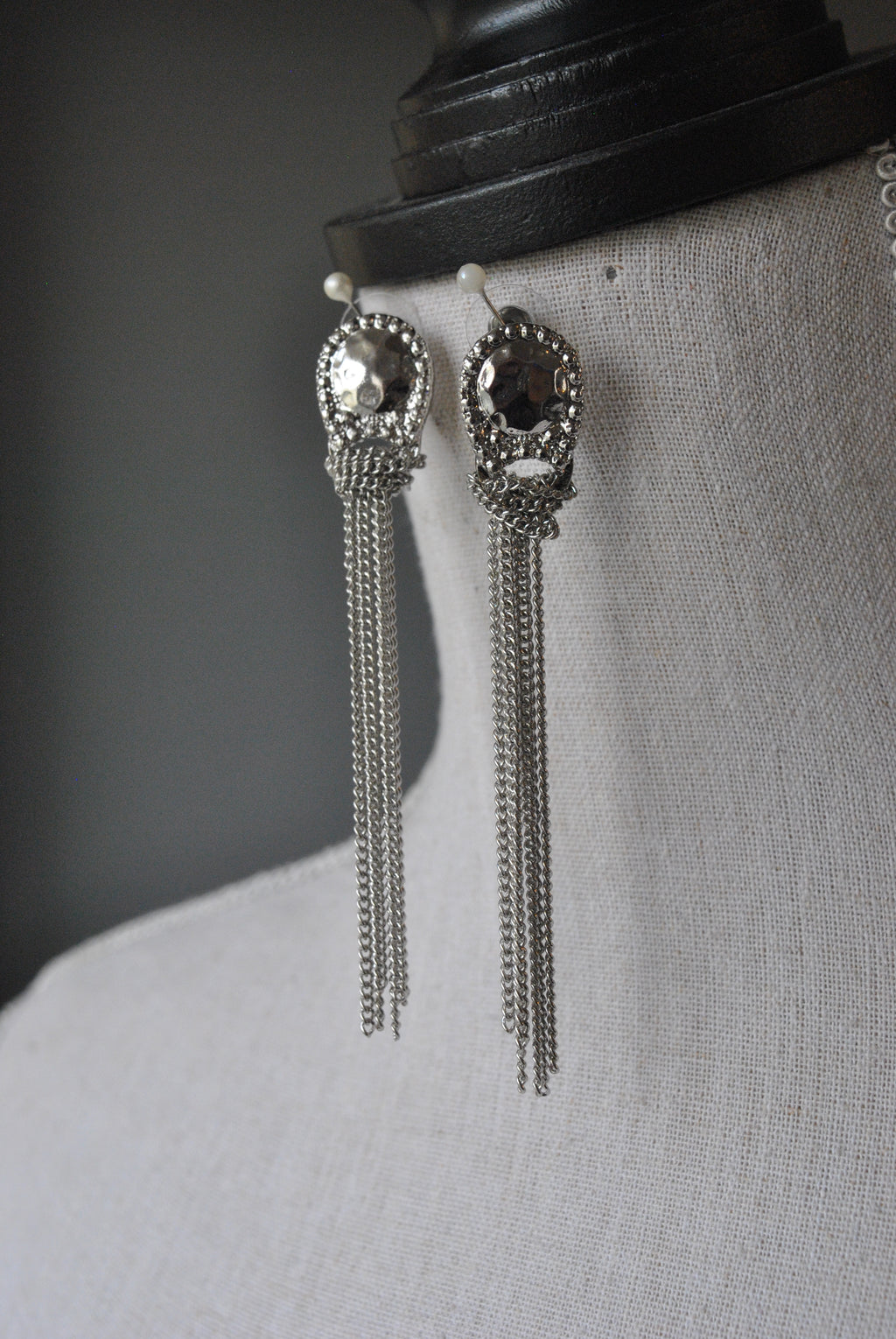 FASHION COLLECTION - SILVER CHAIN TASSLE EARRINGS