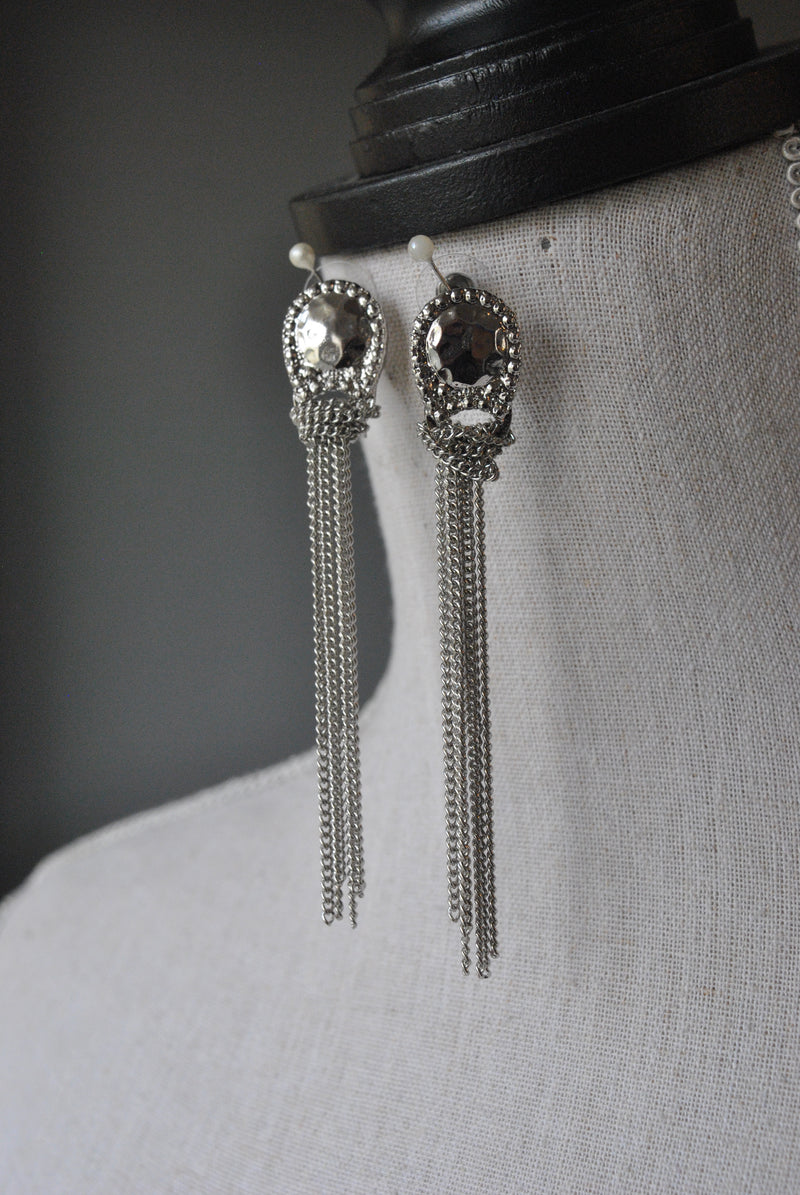 FASHION COLLECTION - SILVER CHAIN TASSLE EARRINGS