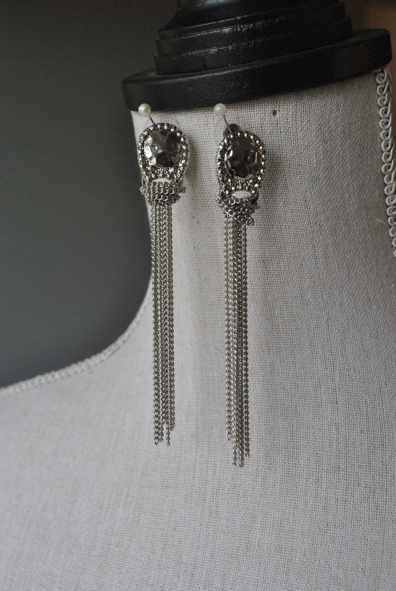 FASHION COLLECTION - SILVER CHAIN TASSLE EARRINGS