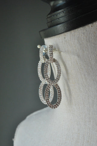 FASHION COLLECTION - BLACK TASSEL GOLD STATEMENT EARRINGS