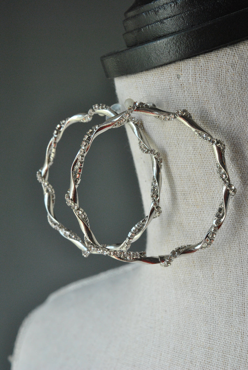 FASHION COLLECTION - CRYSTAL CLEAR SILVER HOOP EARRINGS