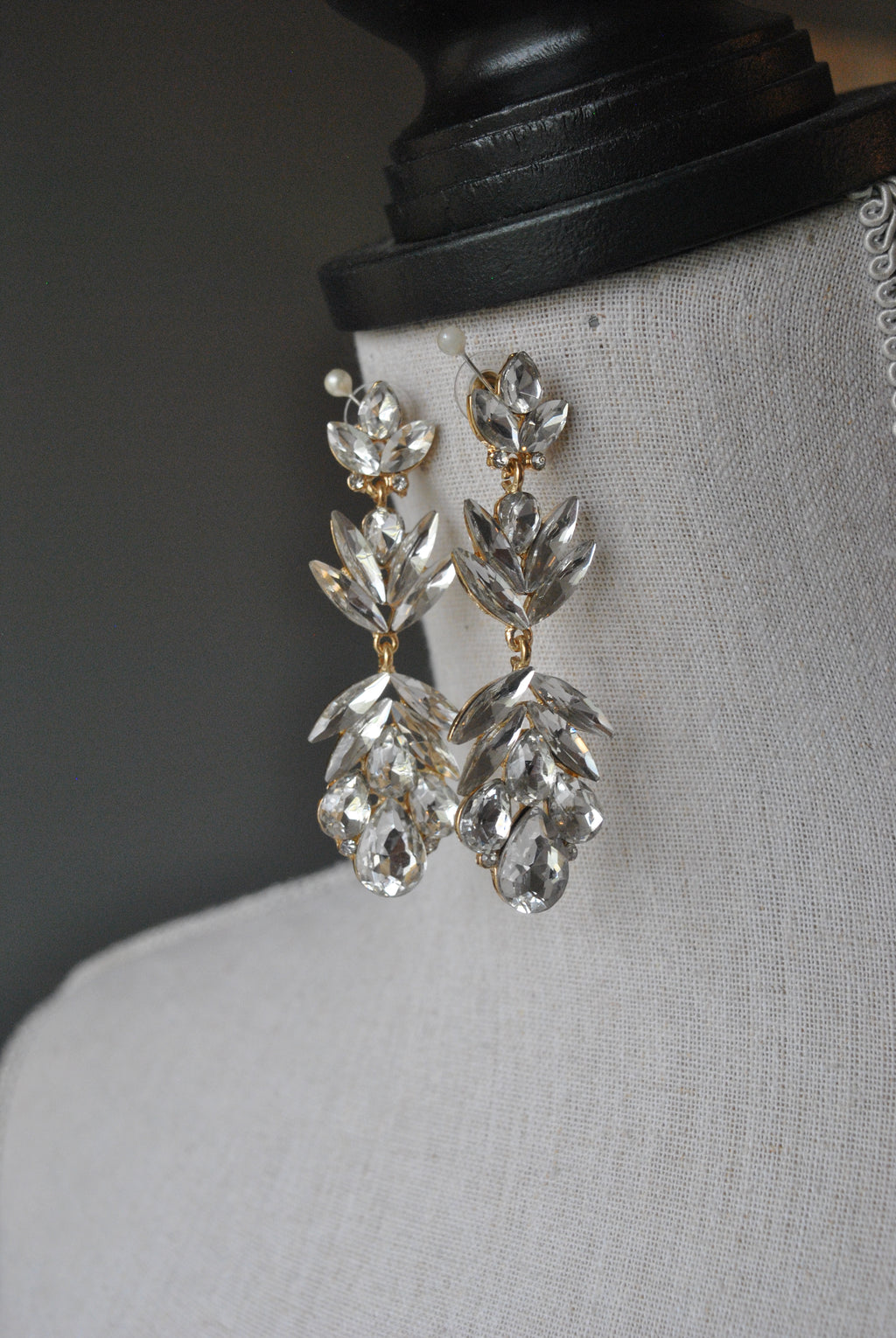 FASHION COLLECTION - GOLD CRYSTALS EVENING EARRINGS