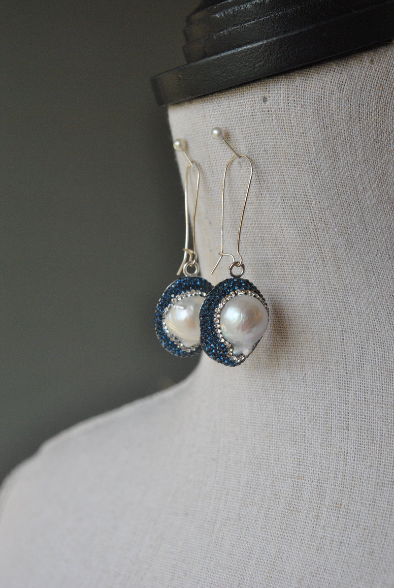 WHITE PEARL AND ROYAL BLUE SWAROVSKI CRYSTALS DROP EARRINGS