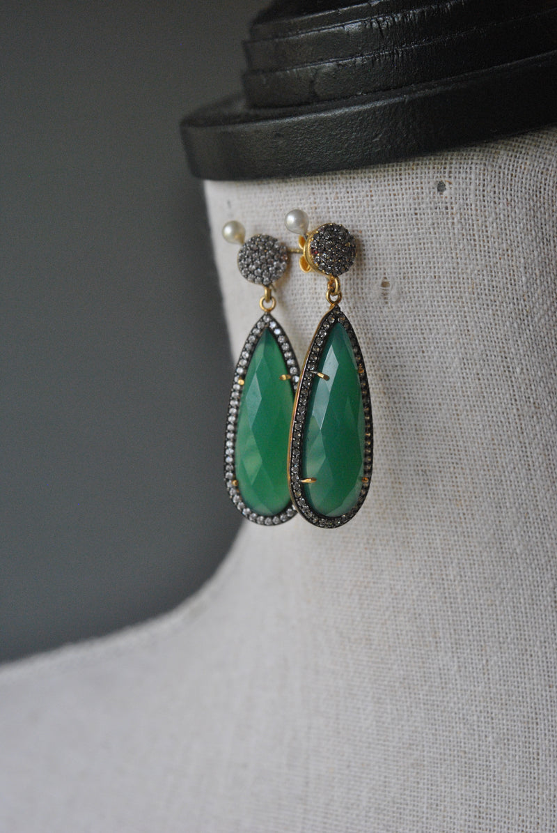 GREEN ONYX TEARDROP EARRRINGS