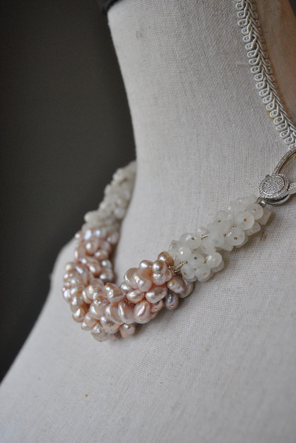 WHITE MOONSTONES AND BLUSH PINK PEARLS NECKLACE