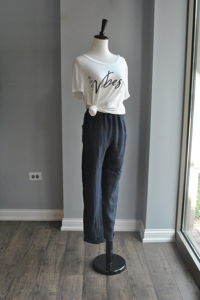 ITALIAN LINEN COLLECTION - NAVY BLUE CROPPED LINEN PANTS WITH SIDE POCKETS