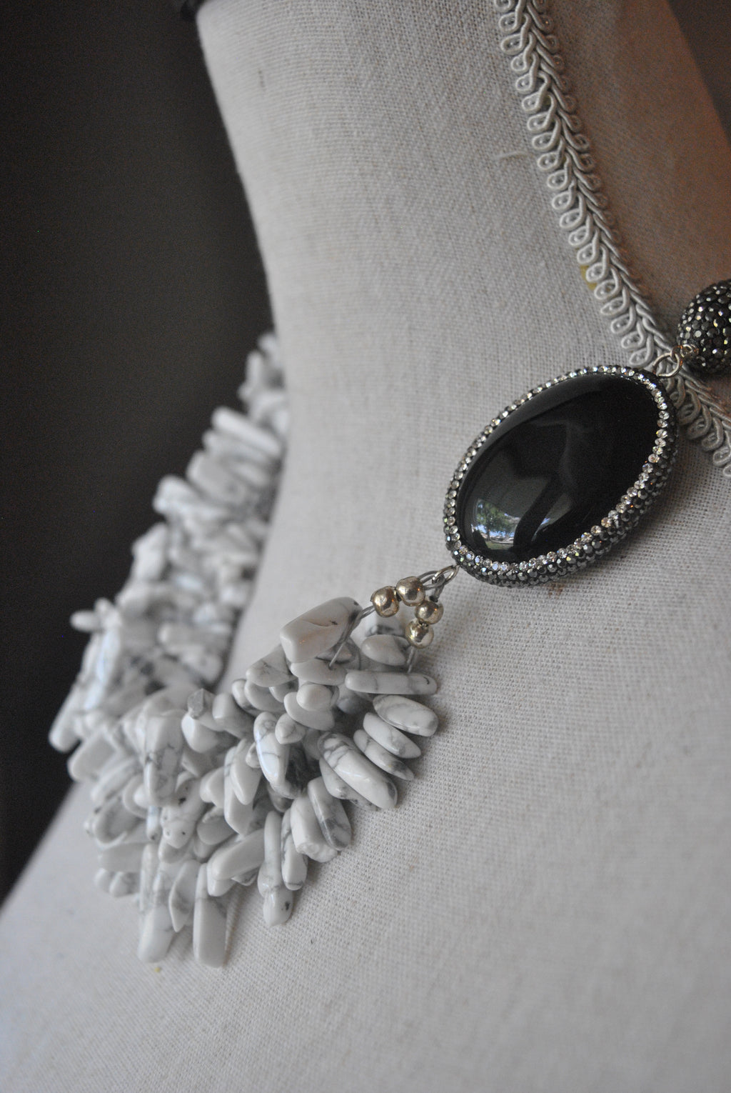 WHITE MAGNESITE AND BLACK ONYX STATEMENT ASYMMETRIC NECKLACE