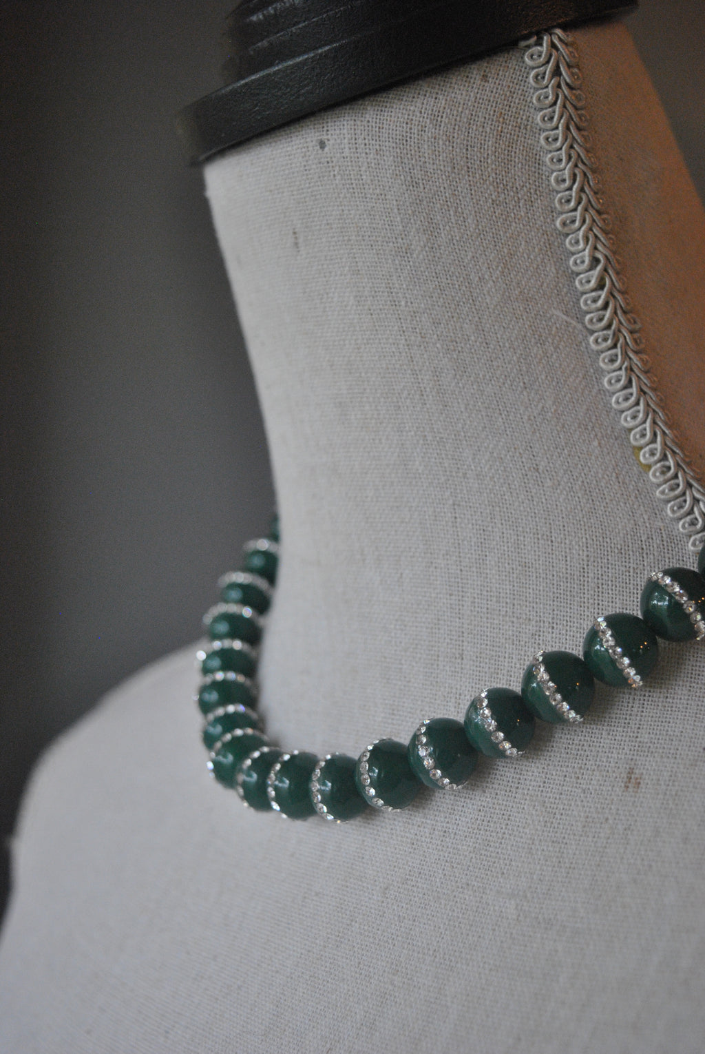 GREEN ONYX WITH SWAROVSKI CRYSTALS NECKLACE