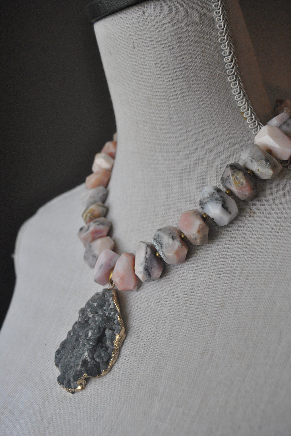 PINK PERUVIAN FREEFORM AND SILVER DRUZY PENDANT STATEMENT NECKLACE
