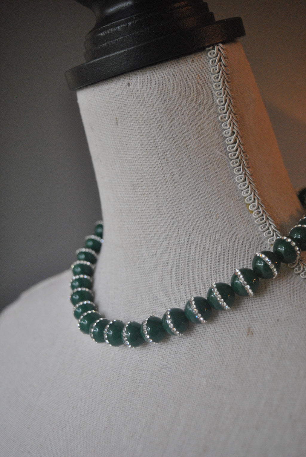 GREEN ONYX WITH SWAROVSKI CRYSTALS NECKLACE