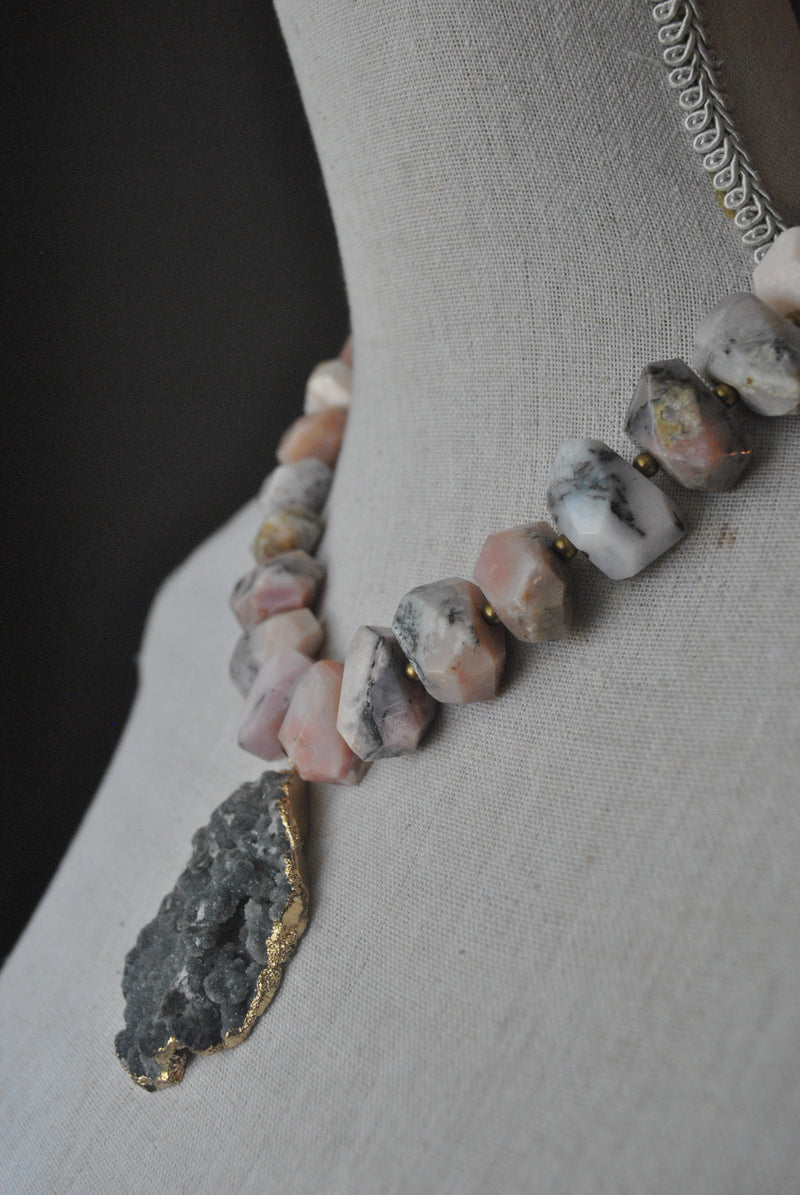 PINK PERUVIAN FREEFORM AND SILVER DRUZY PENDANT STATEMENT NECKLACE