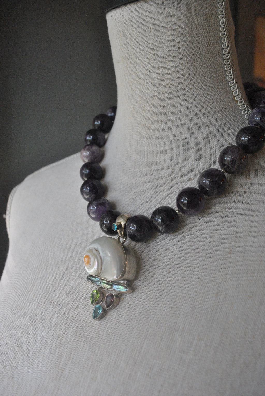 AMETHYST STATEMENT NECKLACE WITH SHELL PEARL AND AQUAMARINE PENDANT