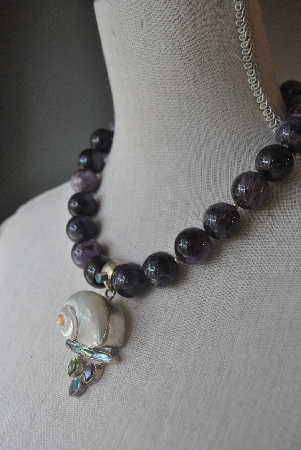 AMETHYST STATEMENT NECKLACE WITH SHELL PEARL AND AQUAMARINE PENDANT