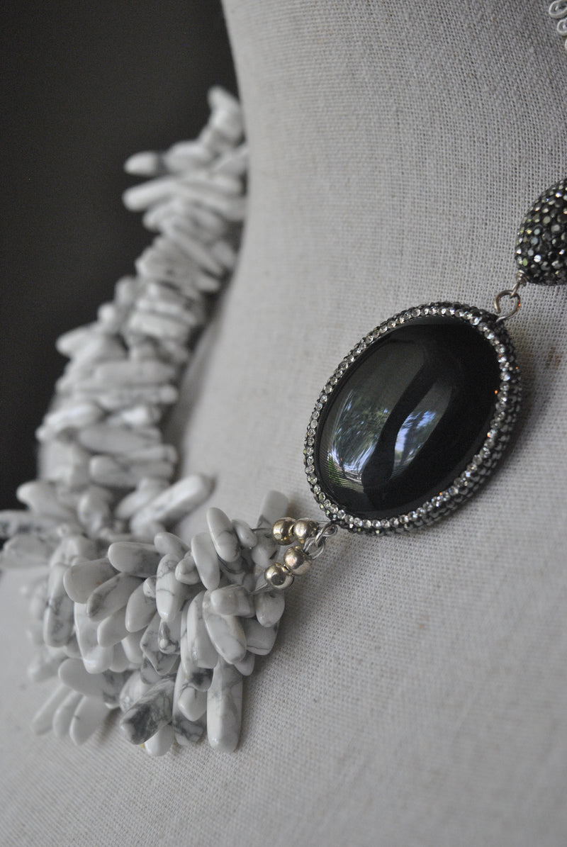 WHITE MAGNESITE AND BLACK ONYX STATEMENT ASYMMETRIC NECKLACE