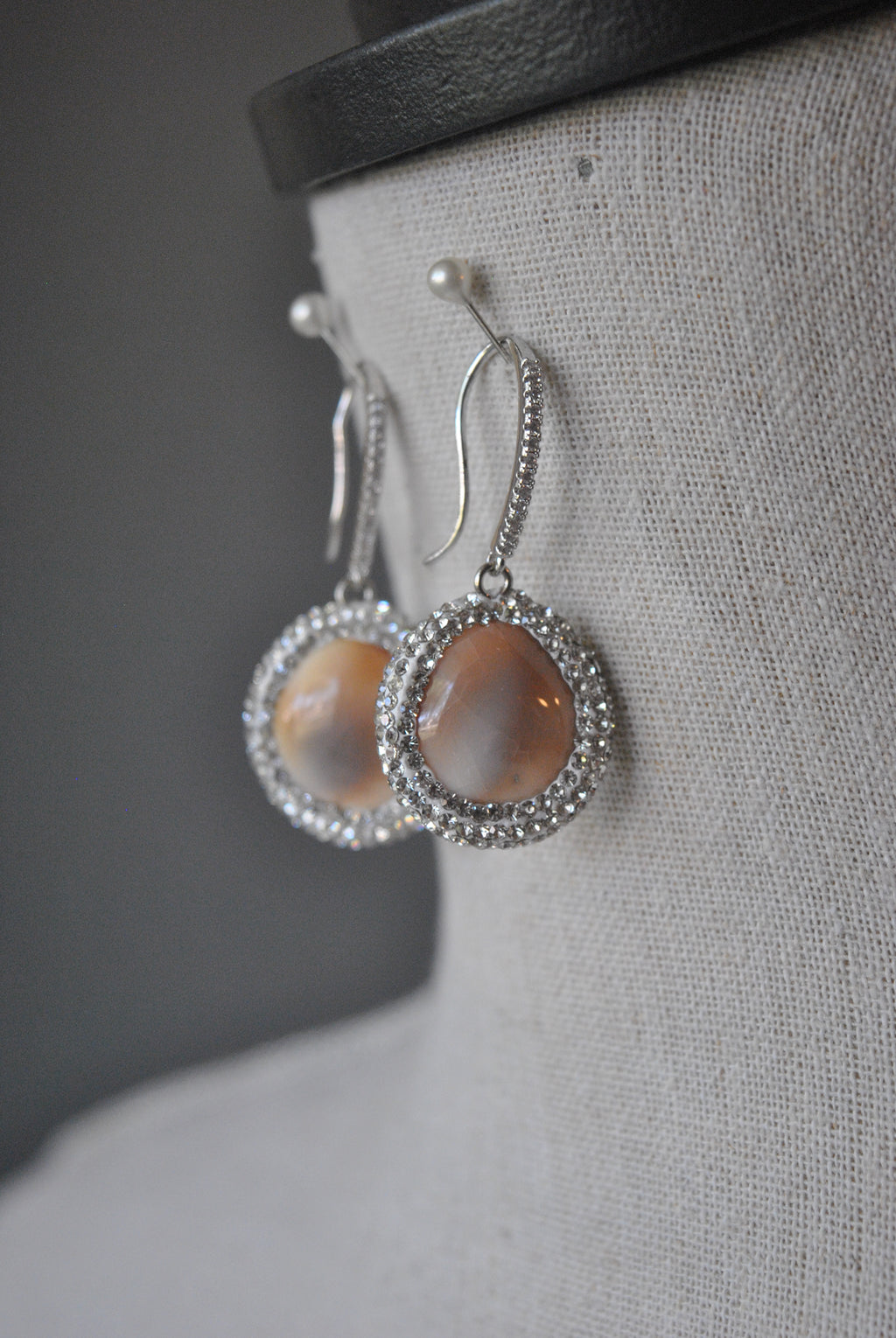 SHELLS AND SWAROVSKI CRYSTALS DROP EARRINGS