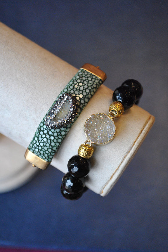 GREEN LEATHER, DRUZY AND BLACK ONYX BRACELET SET