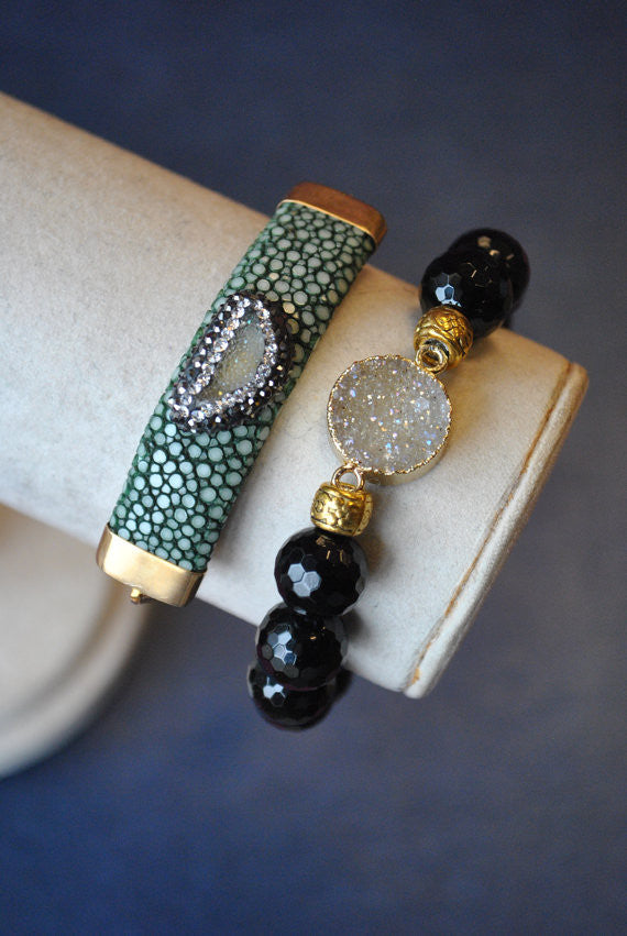 GREEN LEATHER, DRUZY AND BLACK ONYX BRACELET SET